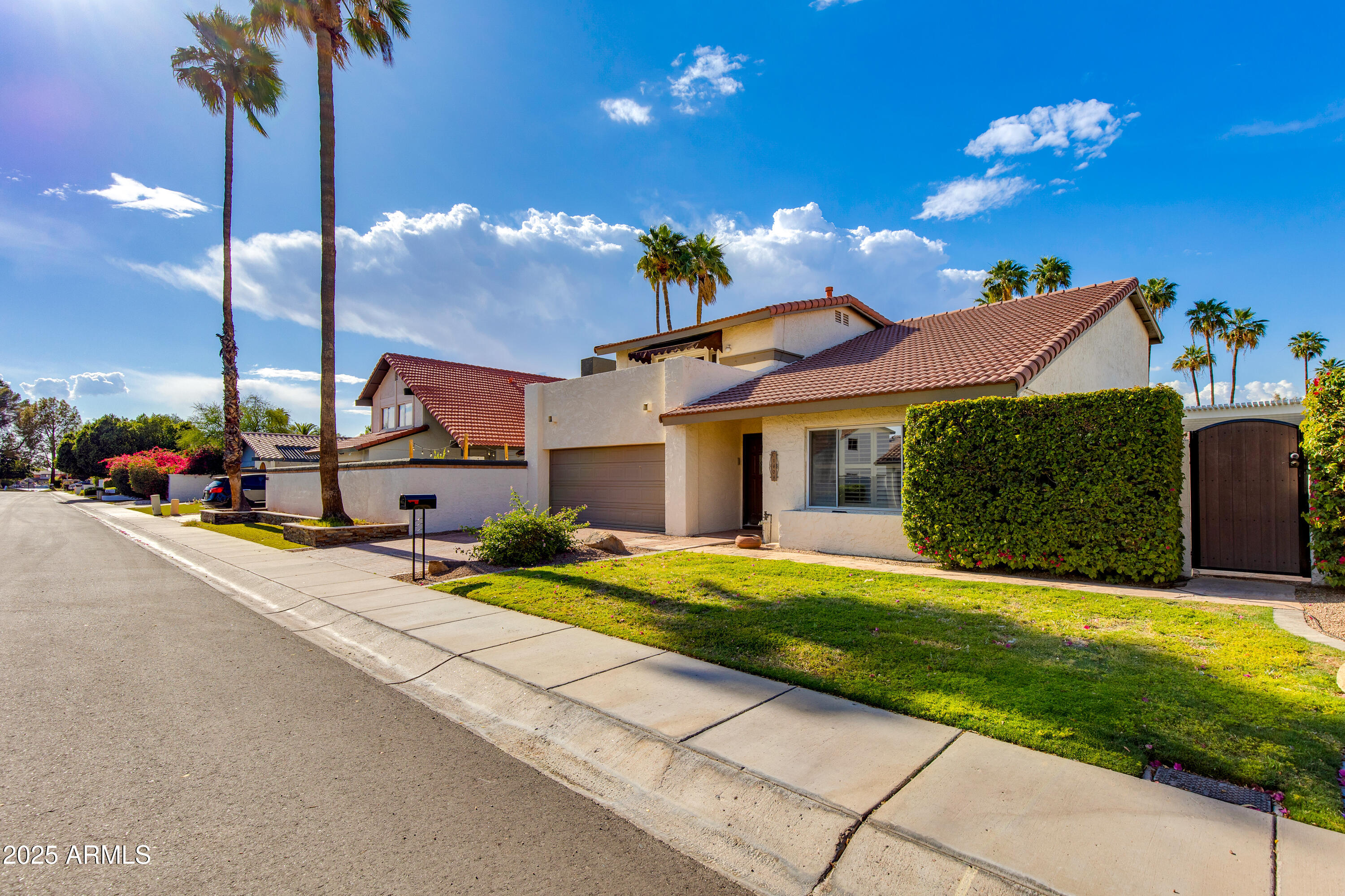1608 E WEATHERVANE Lane