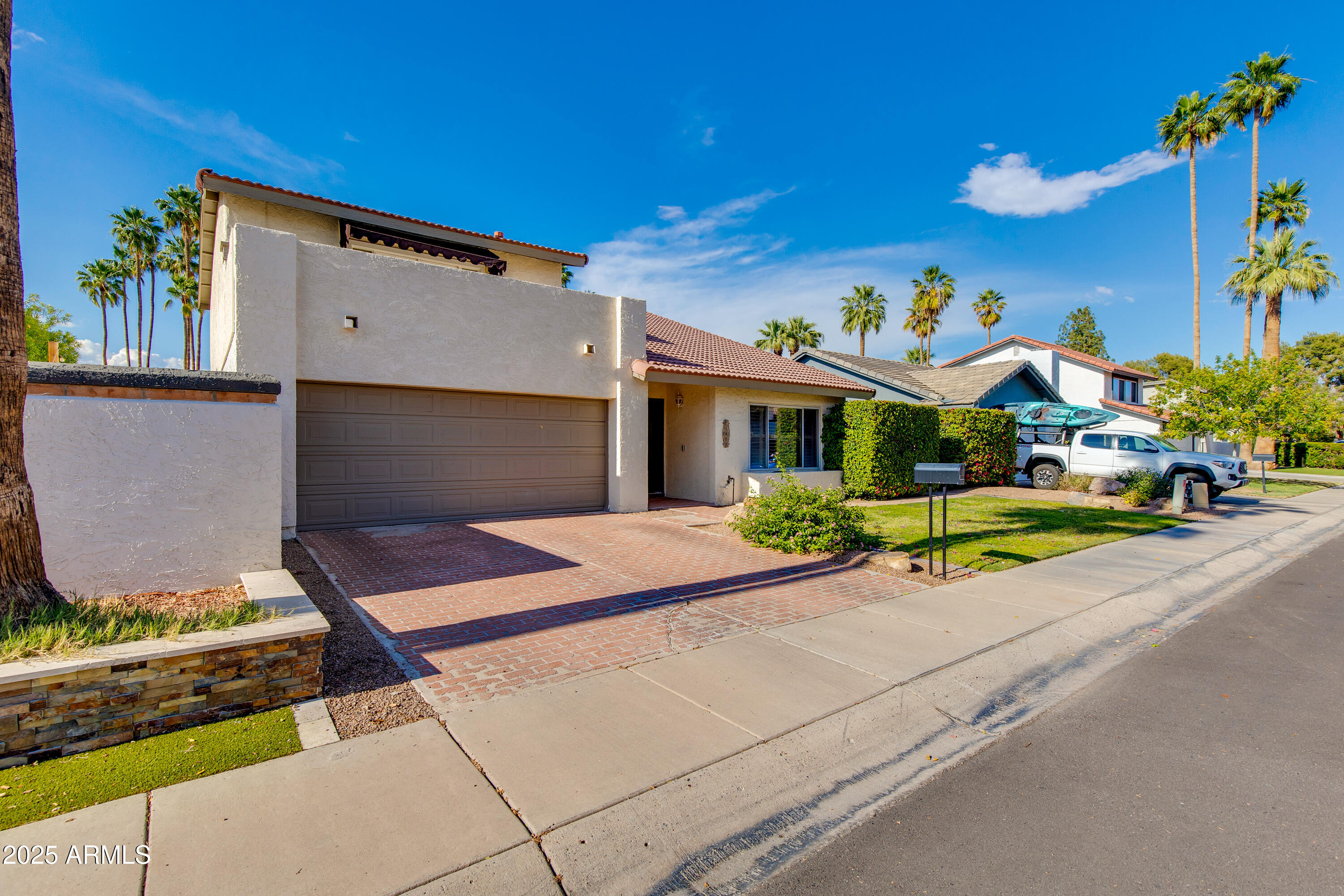 1608 E WEATHERVANE Lane