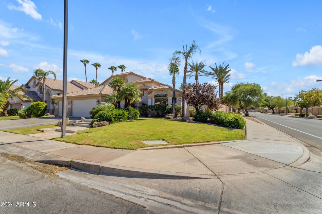 Photo of 1805 E Appaloosa Road, Gilbert, AZ 85296 (MLS # 6953475)