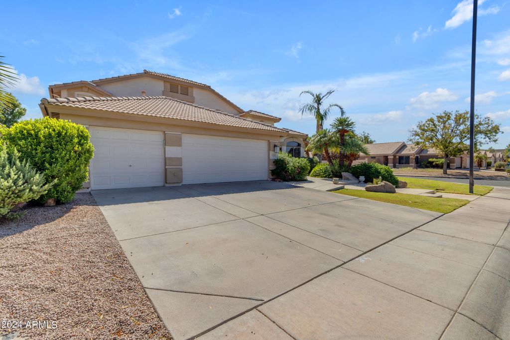 Photo of 1805 E Appaloosa Road, Gilbert, AZ 85296 (MLS # 6953475)