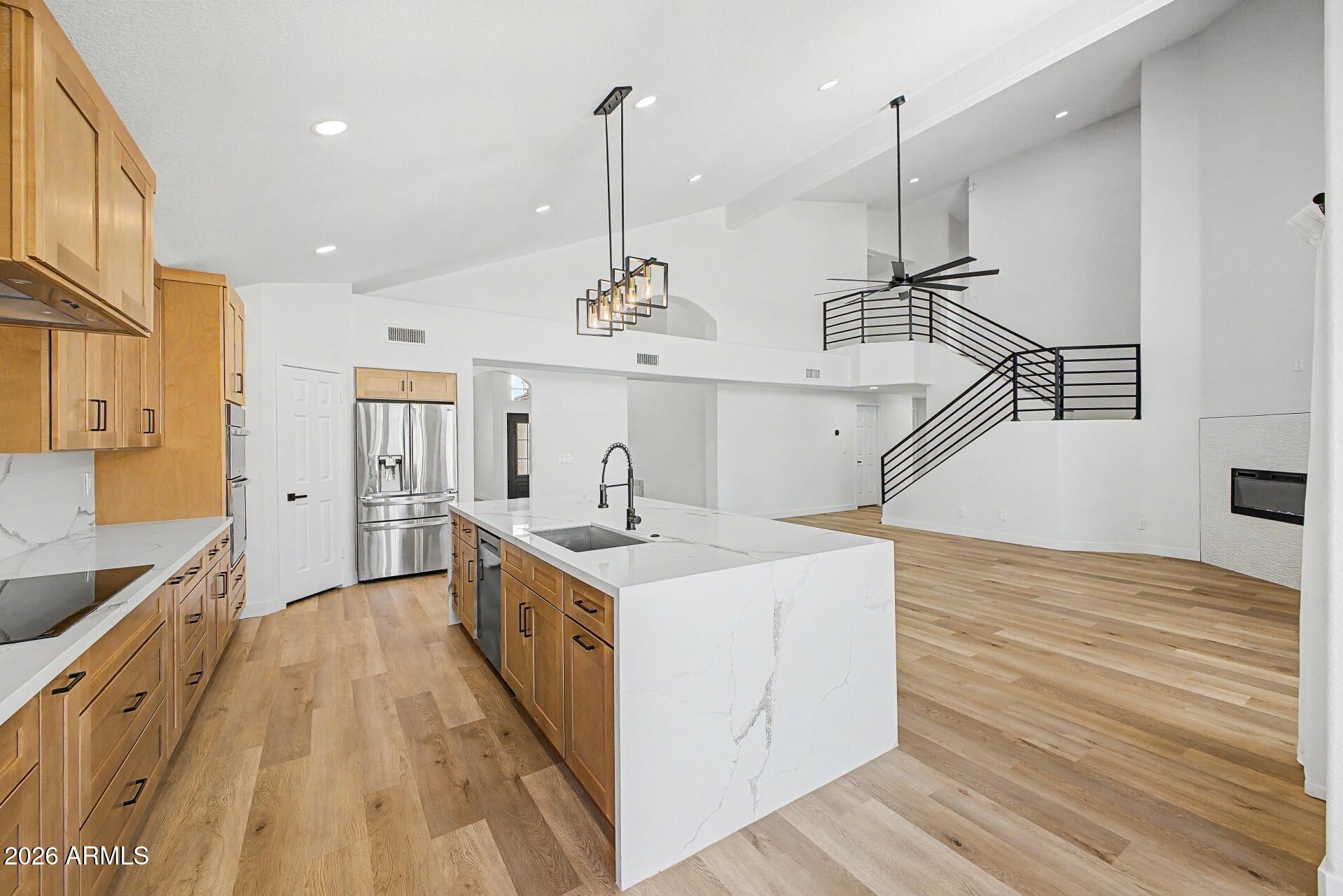 Properties 2 1426 E AMBERWOOD Drive
