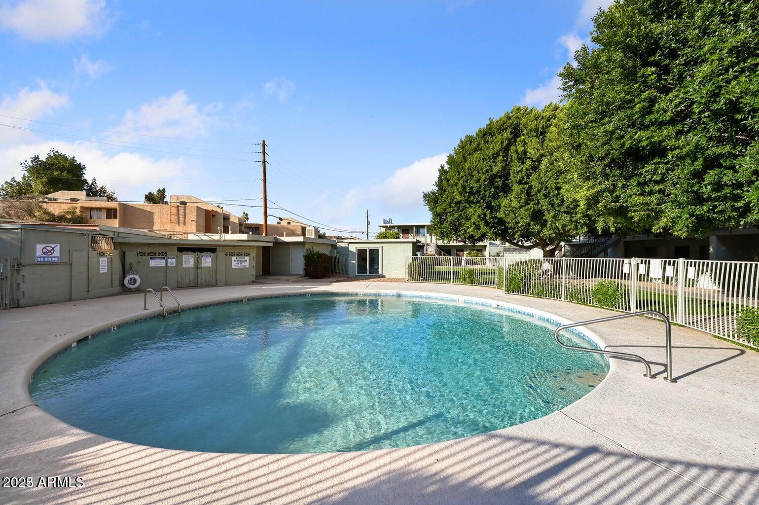 1702 W TUCKEY Lane 212