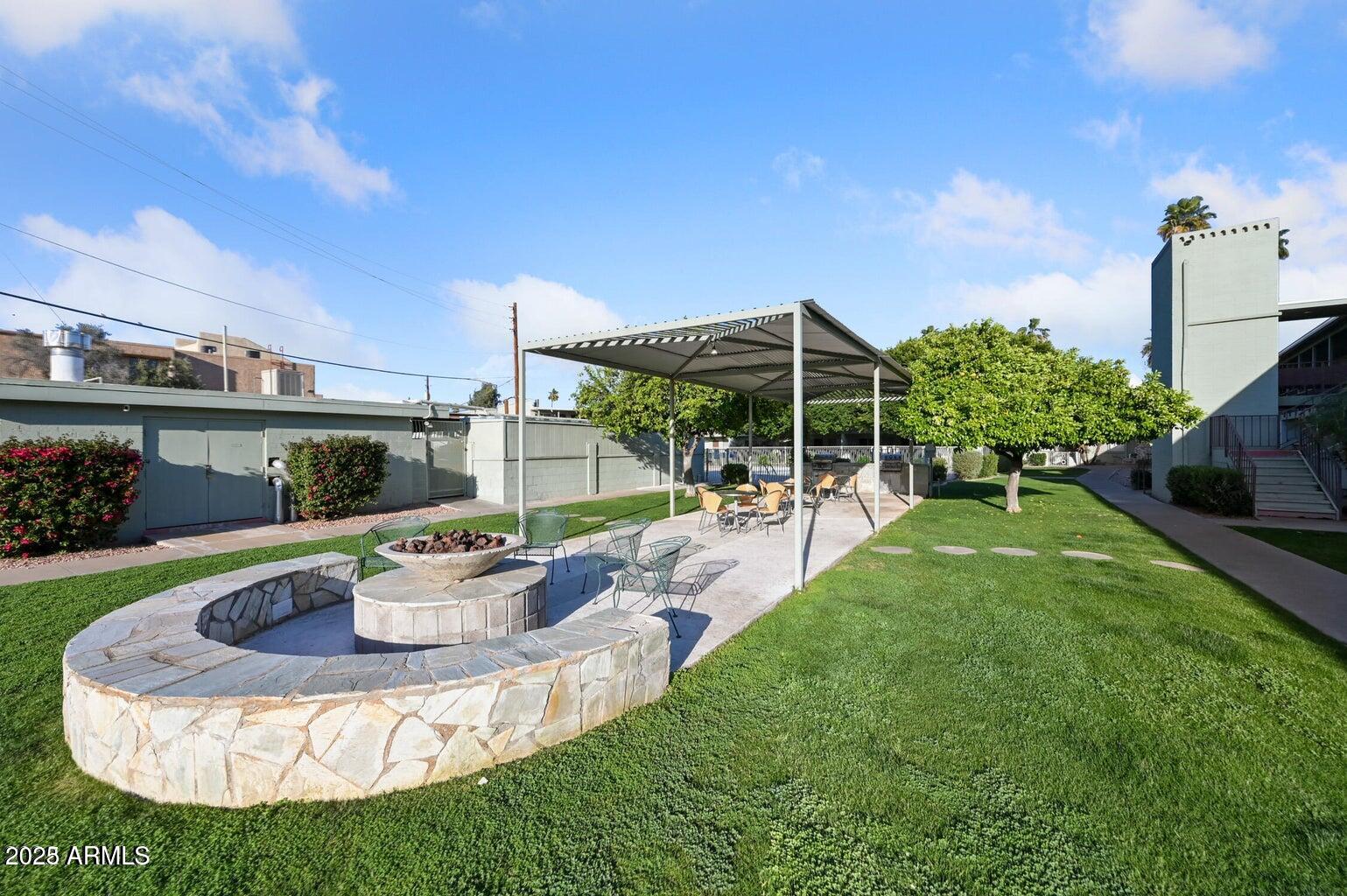 1702 W TUCKEY Lane 212