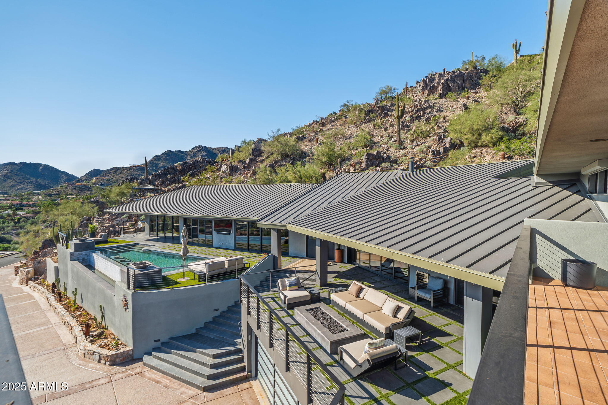 7517 N MOONLIGHT Way