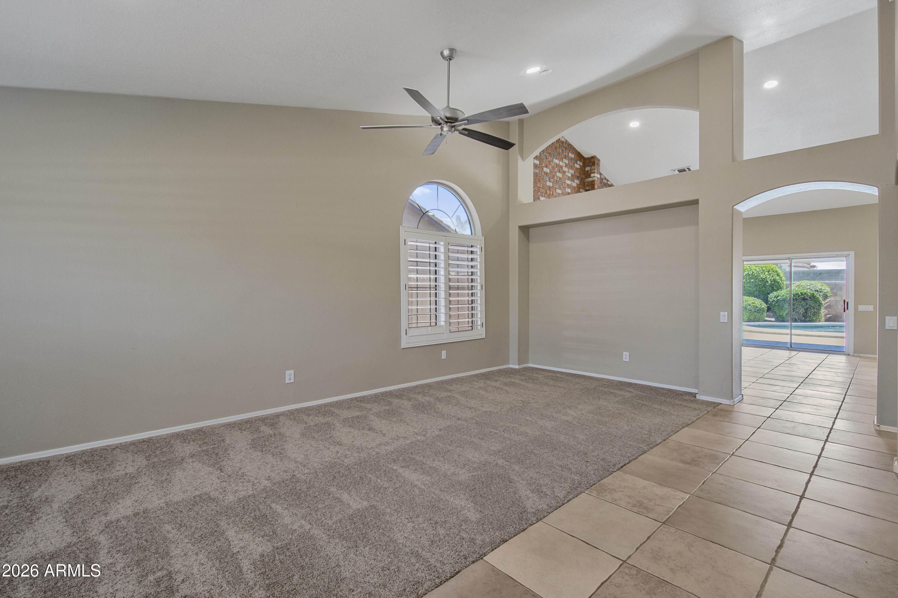 6023 W BLACKHAWK Drive