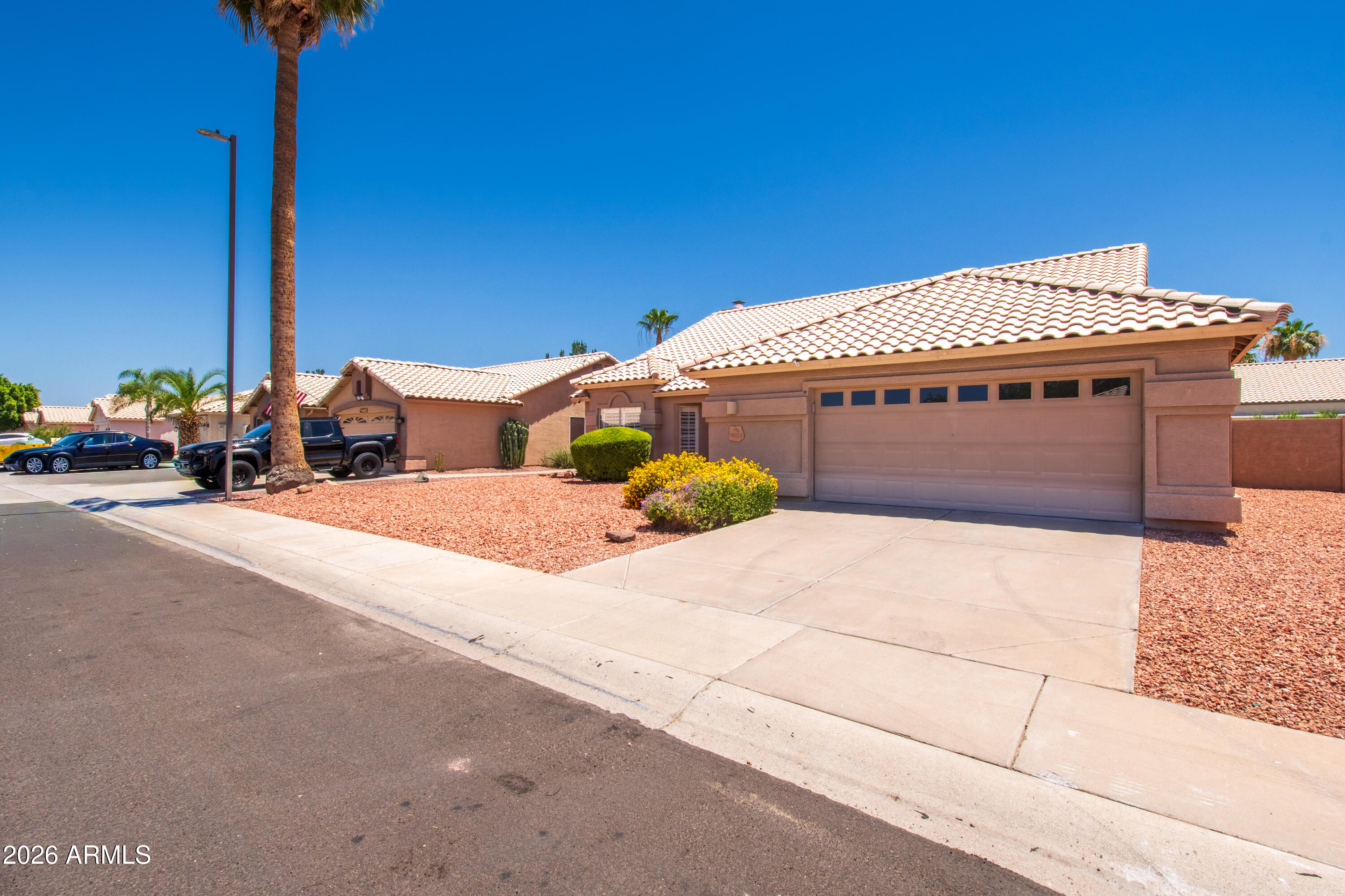 6023 W BLACKHAWK Drive