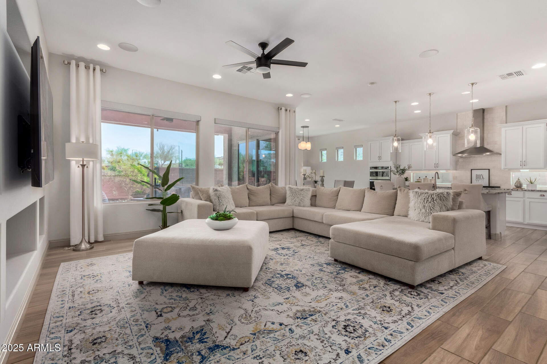 16373 W BEAUTIFUL Lane