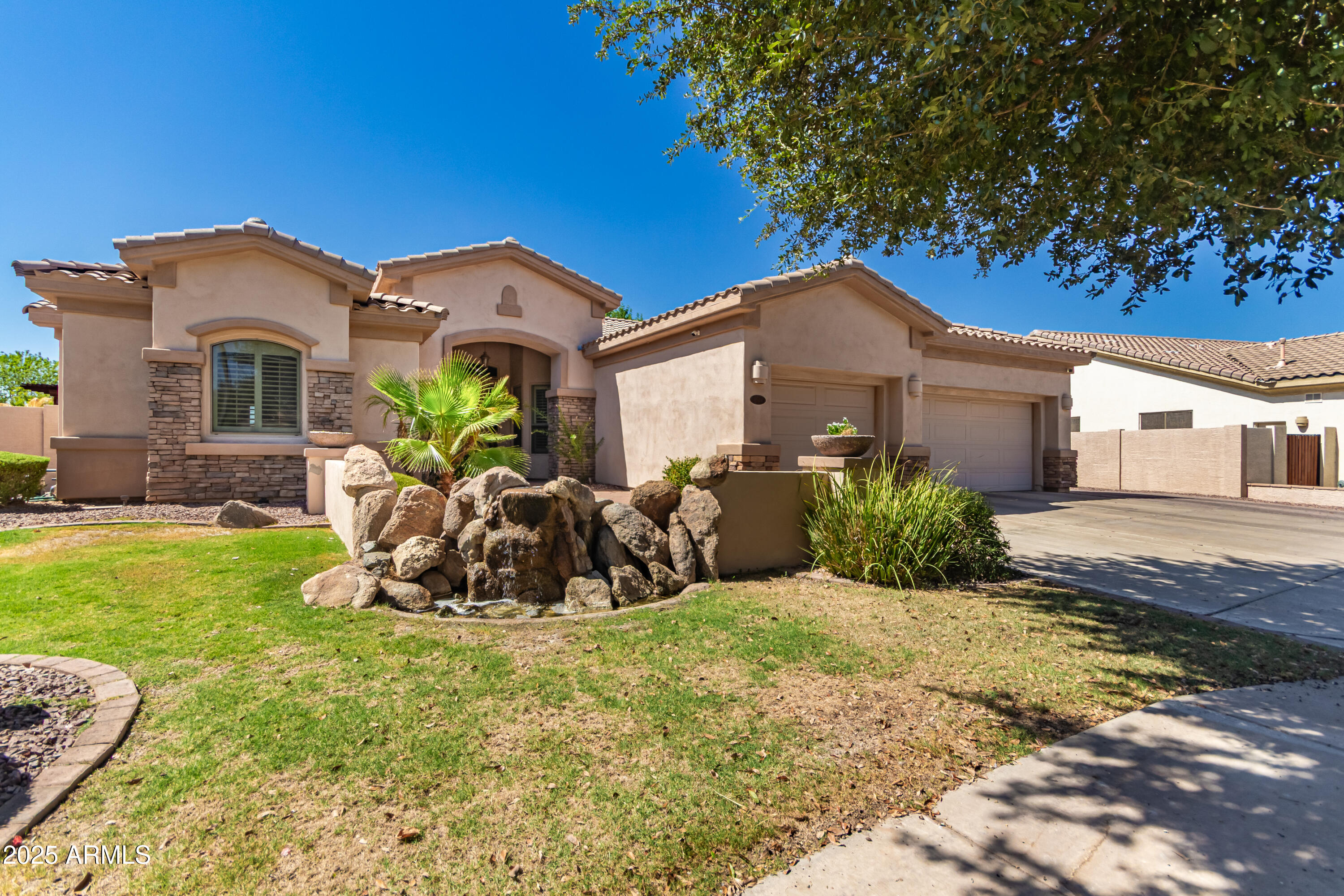 4584 E REINS Road