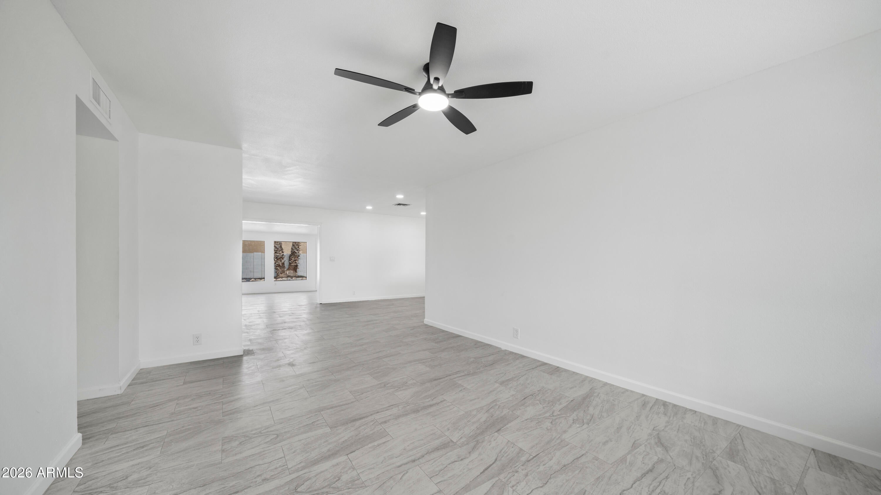 702 E SAGUARO Street