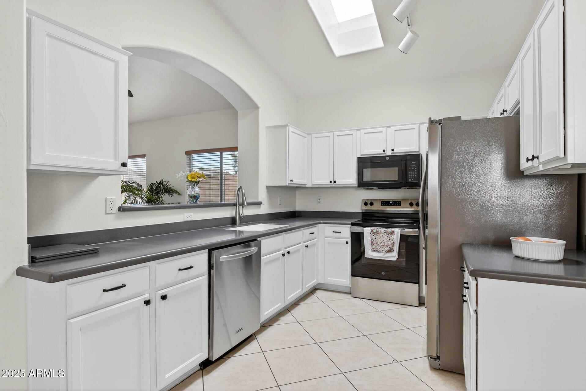 Avondale, Arizona 85392, United States, 3 Bedrooms Bedrooms, ,2 BathroomsBathrooms,Residential,Active,217937