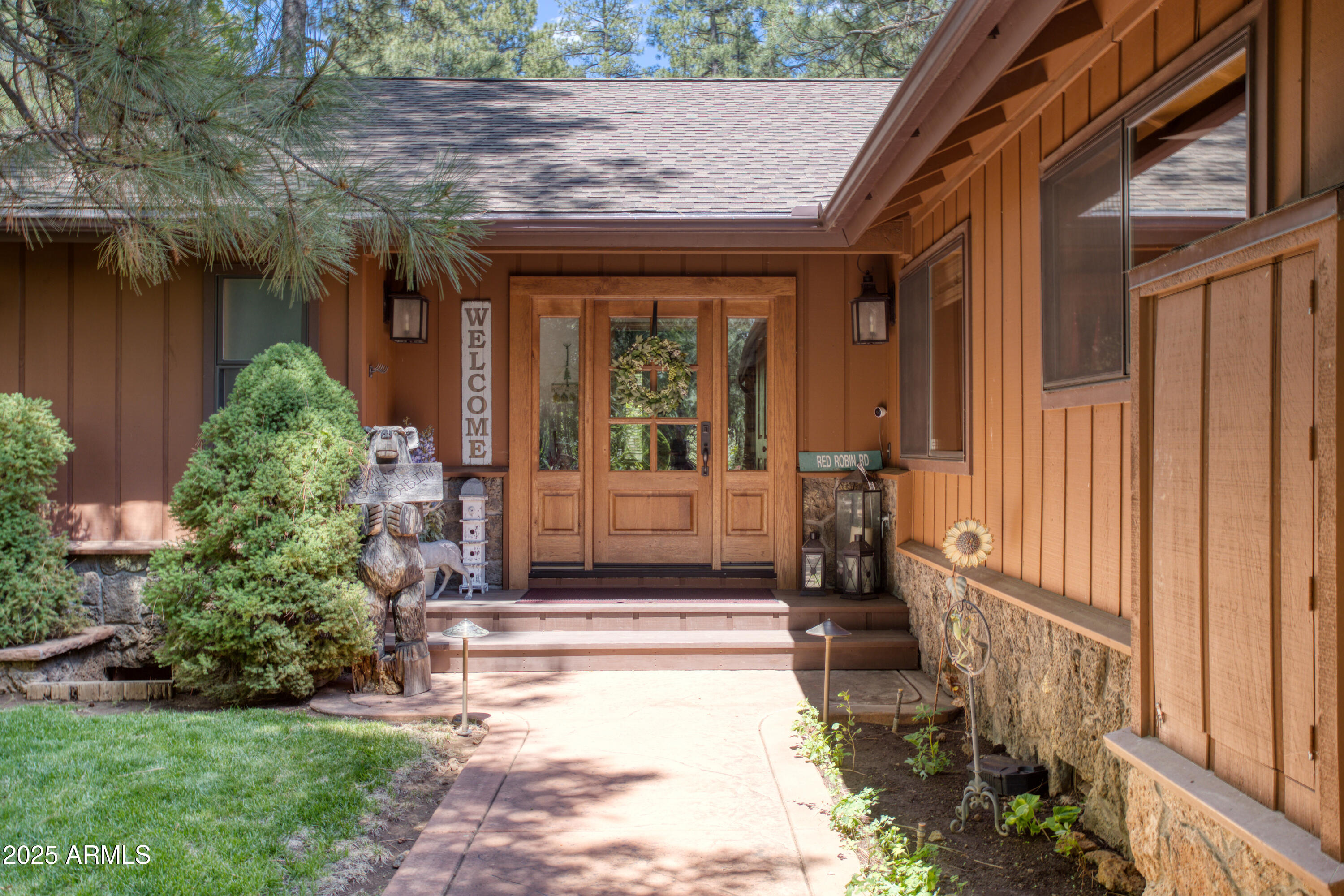 3437 RED ROBIN Road