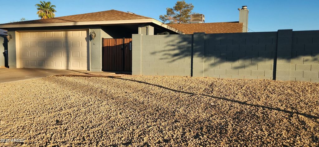 Photo of 1609 W Palomino Drive, Chandler, AZ 85224 (MLS # 6927450)
