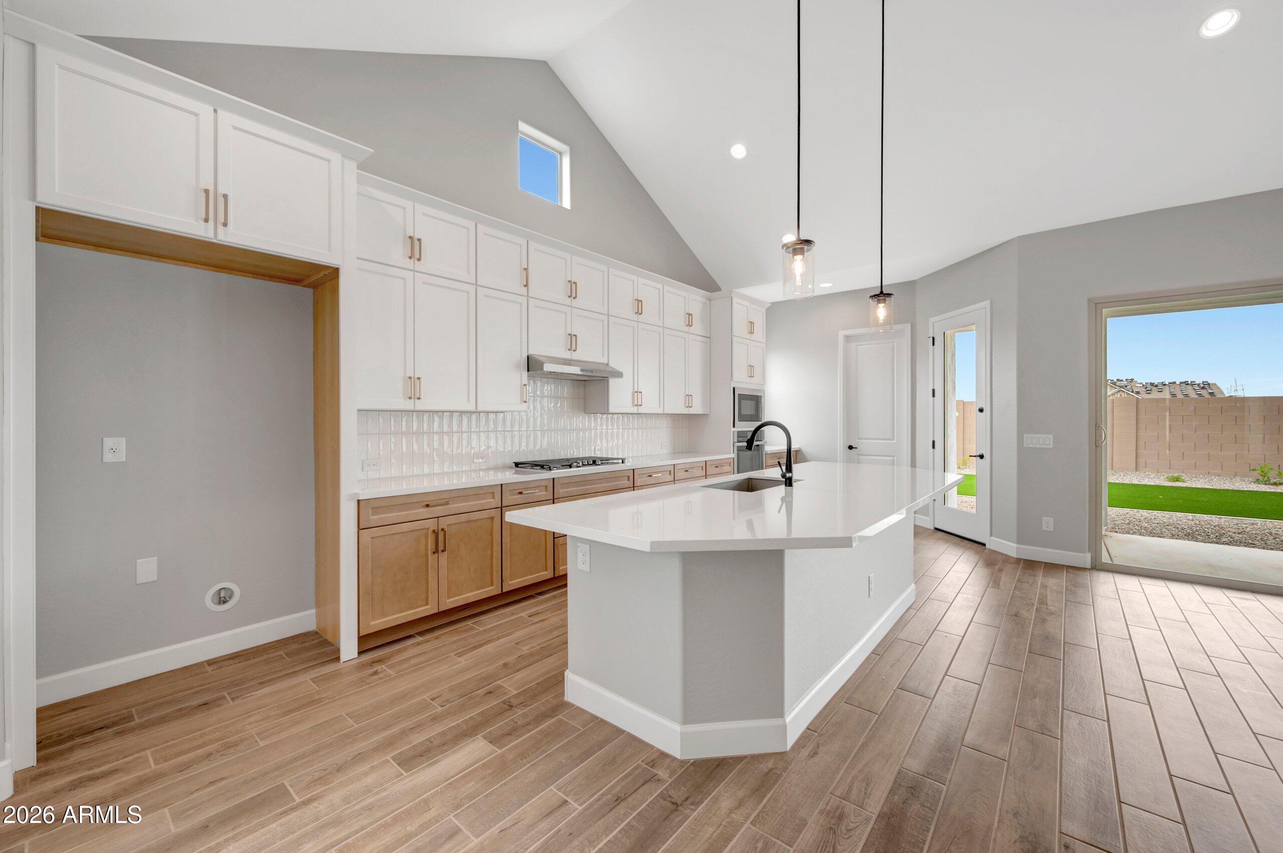 BLOSSOM ROCK PHASE 1 2022084918 - Residential