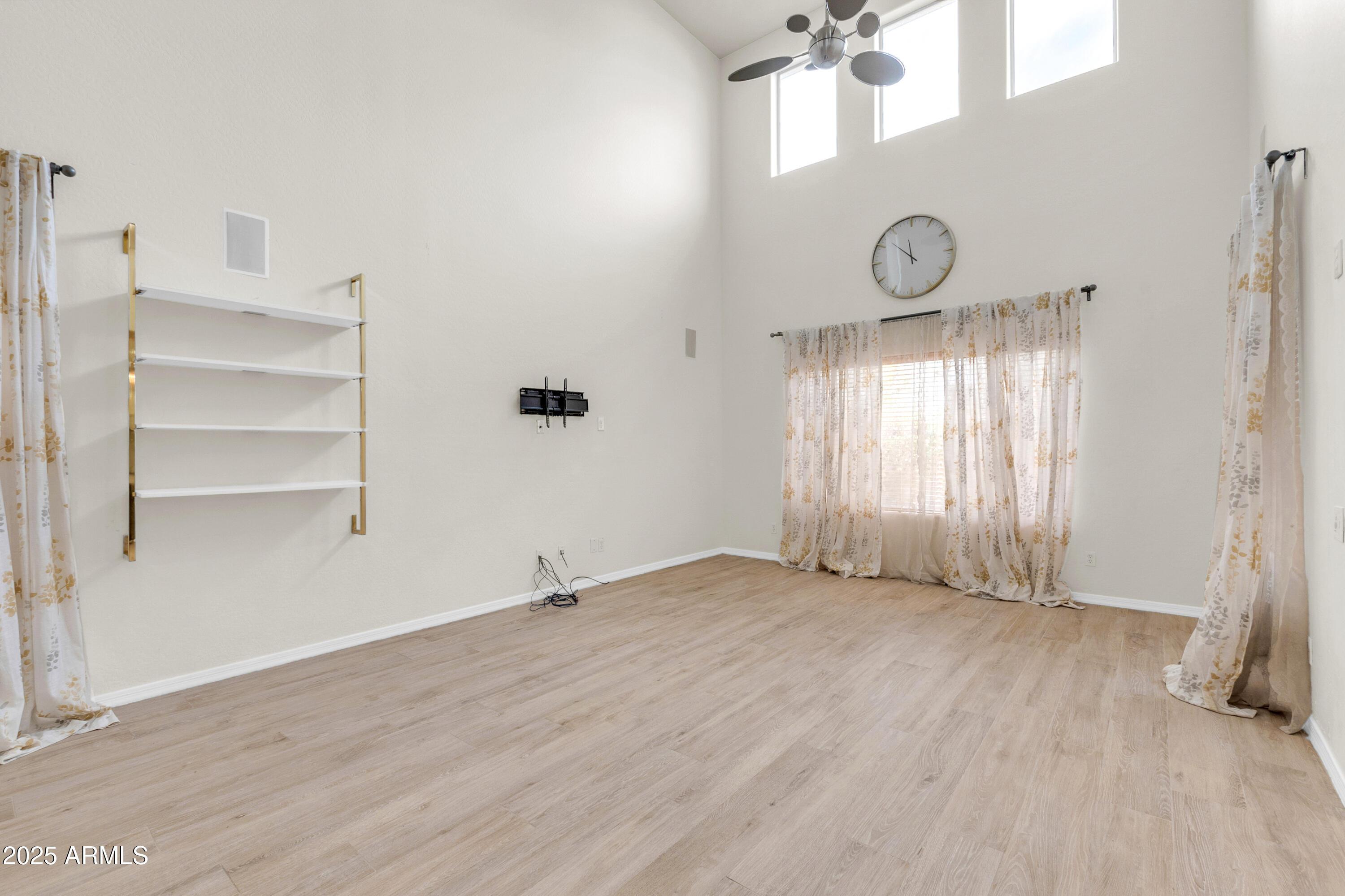 2040 W Kathleen Road