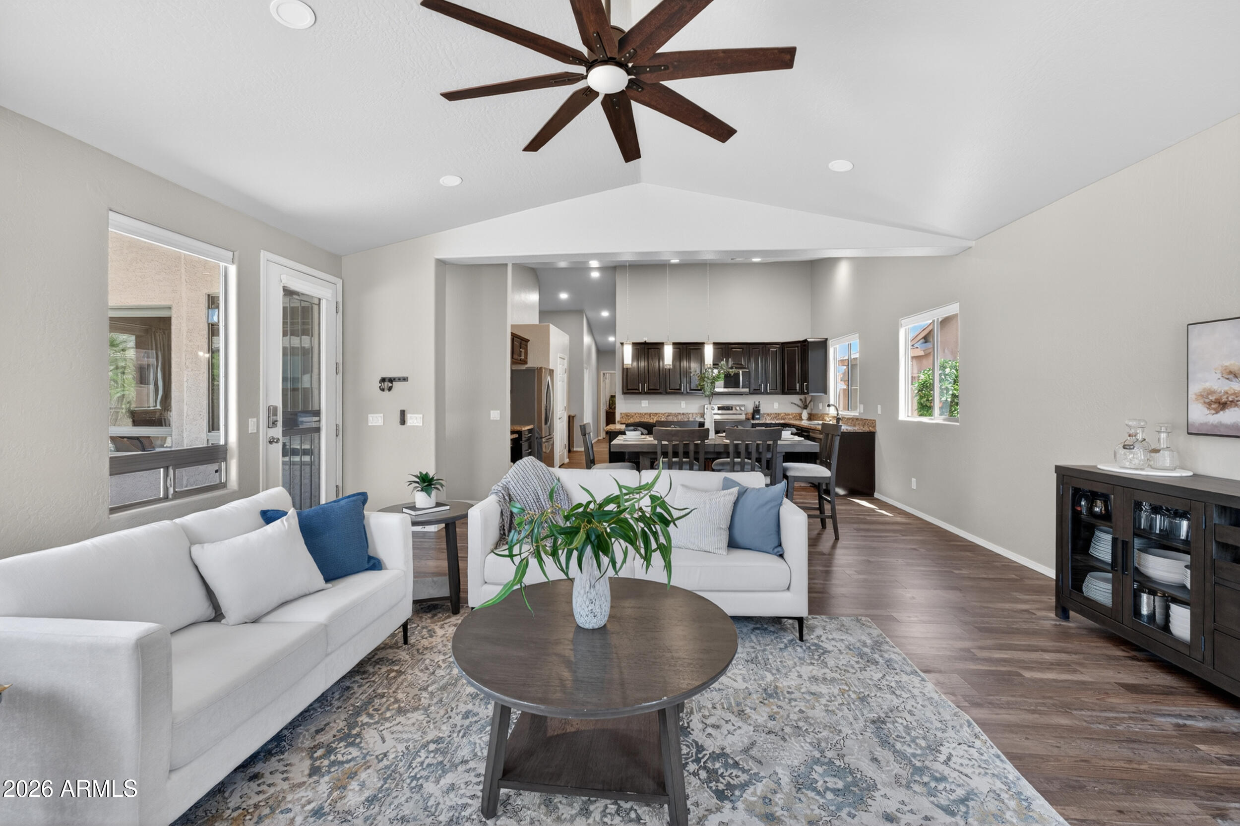 625 W MERRILL Avenue