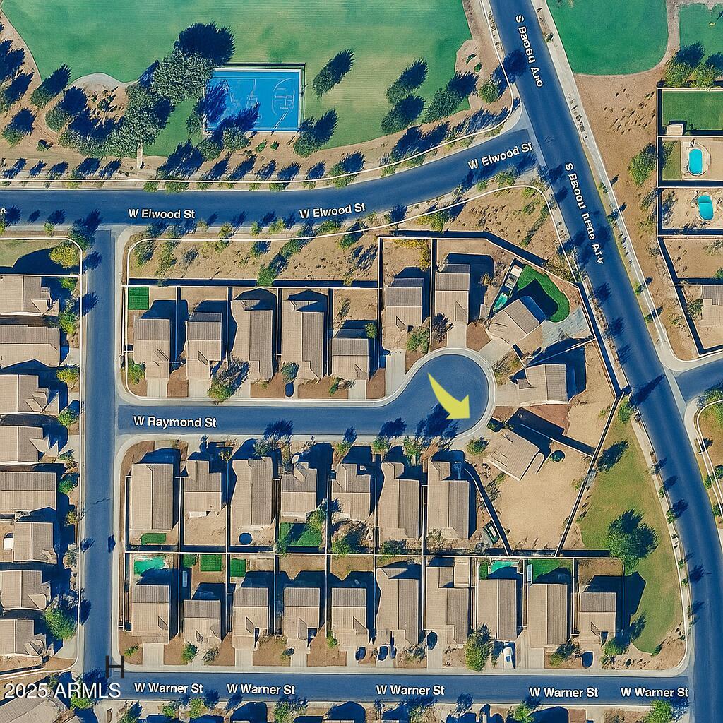 7135 W RAYMOND Street