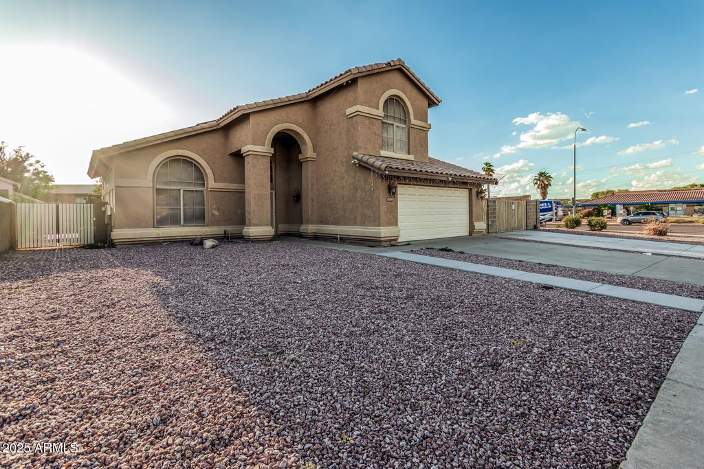 Photo of 13734 N 80th Drive, Peoria, AZ 85381 (MLS # 6918856)