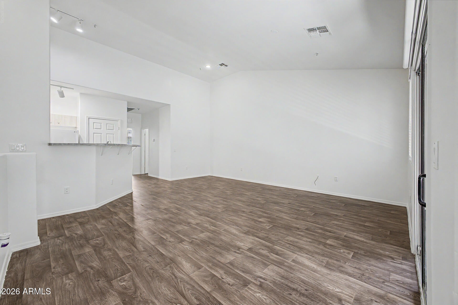 2450 W GLENROSA Avenue 29