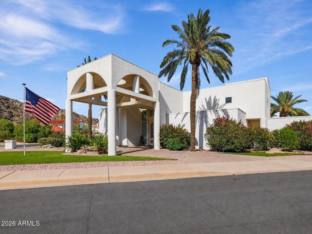 Photo of 3307 E Kachina Drive, Phoenix, AZ 85044 (MLS # 7074056)