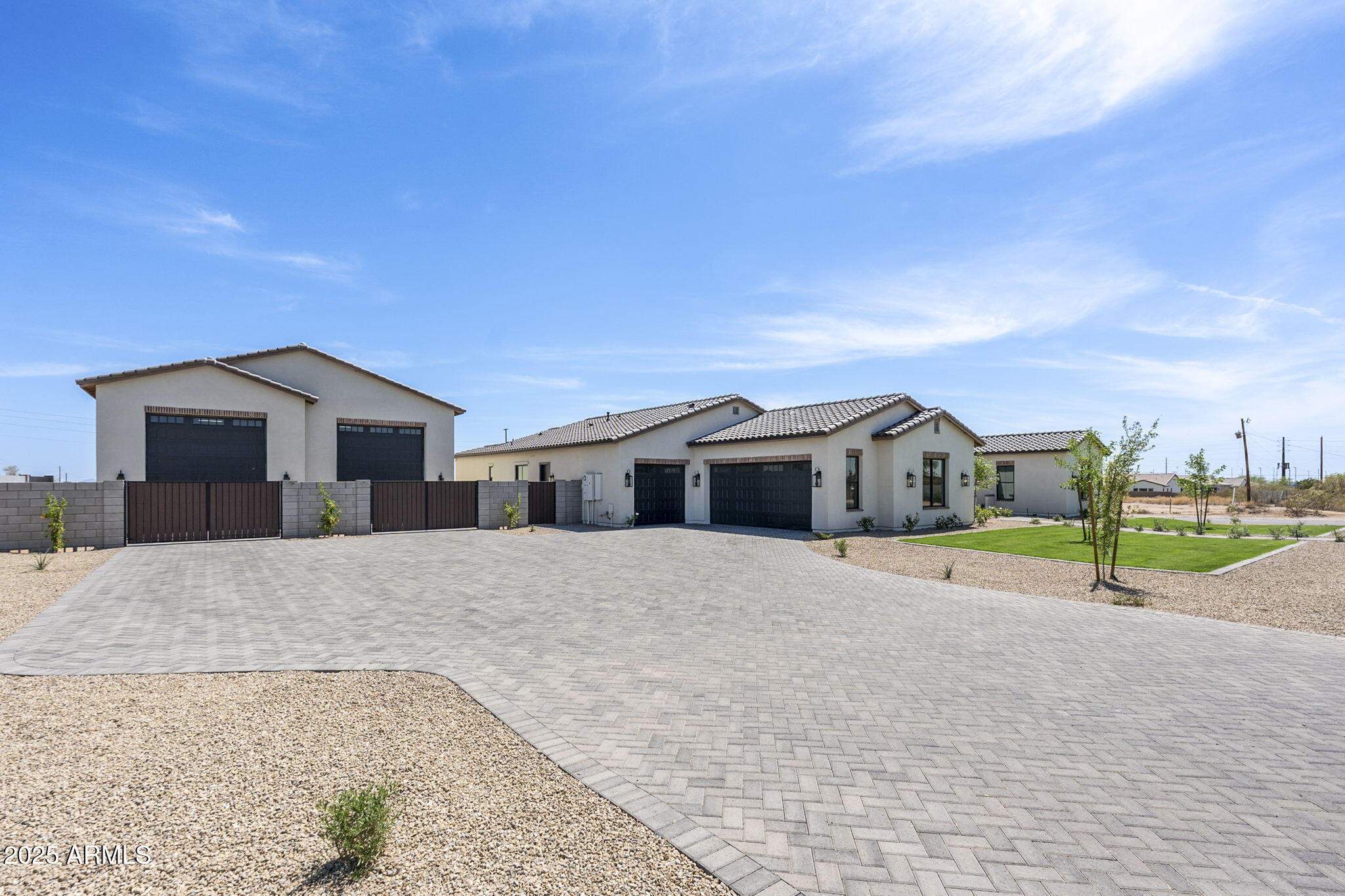2087 N 77TH Place