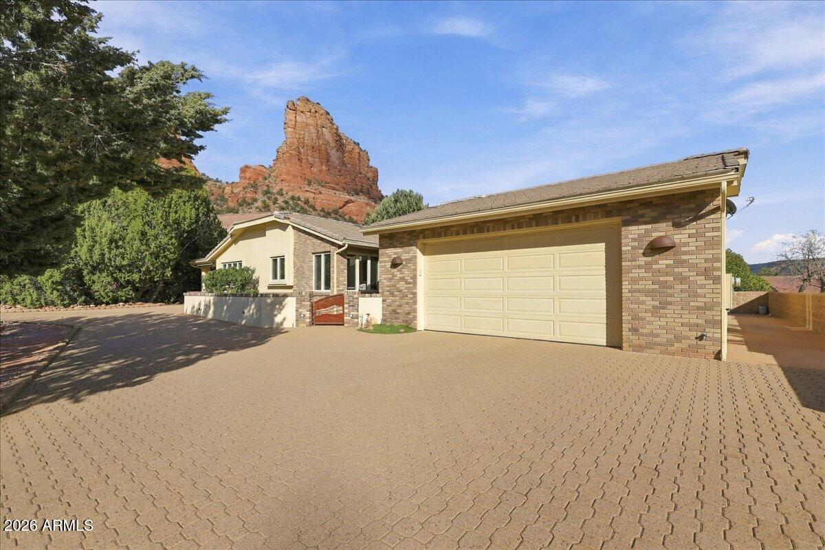 75 Merry Go Round Rock Road