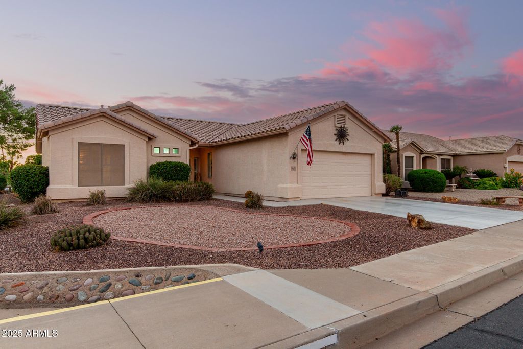 Photo of 6620 S Tamarron Way, Chandler, AZ 85249 (MLS # 6922862)