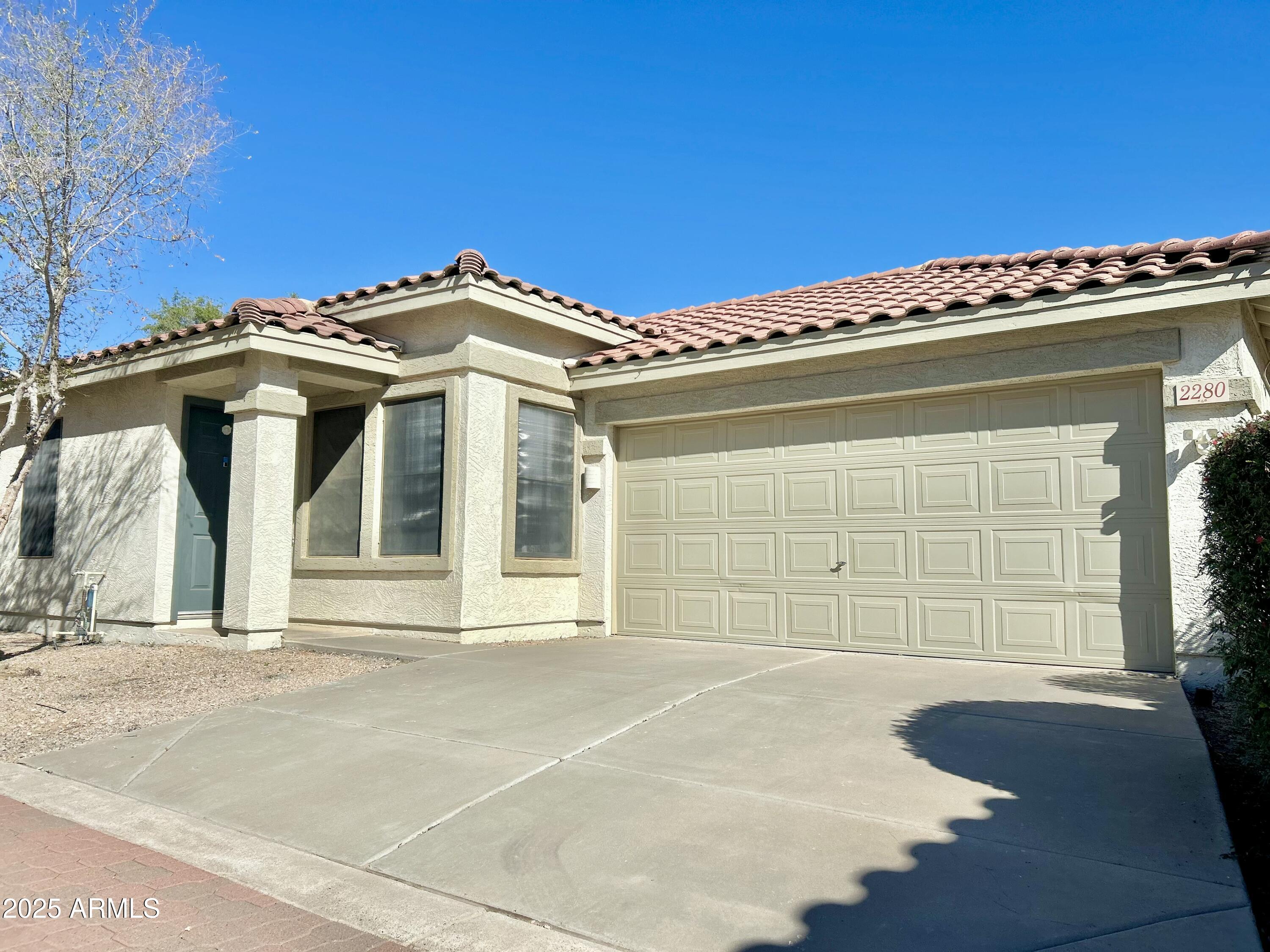 2280 E HAZELTINE Way