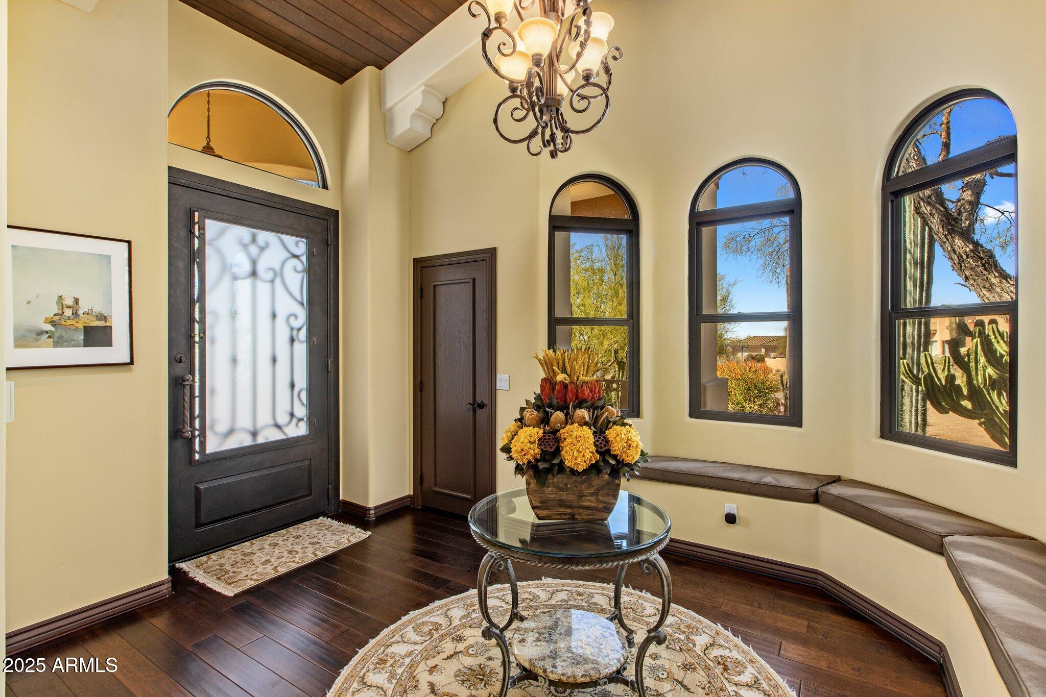 9370 E Calle De Las Brisas --