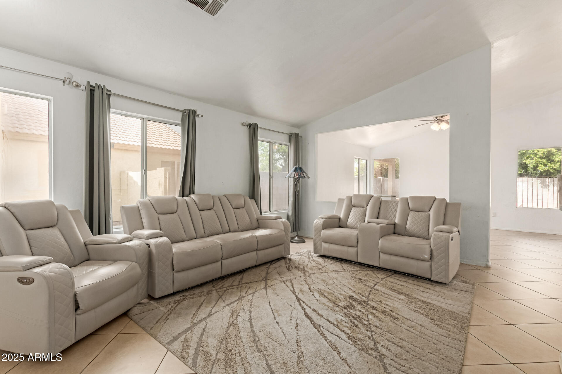 Homes 1 2718 S ANANEA --