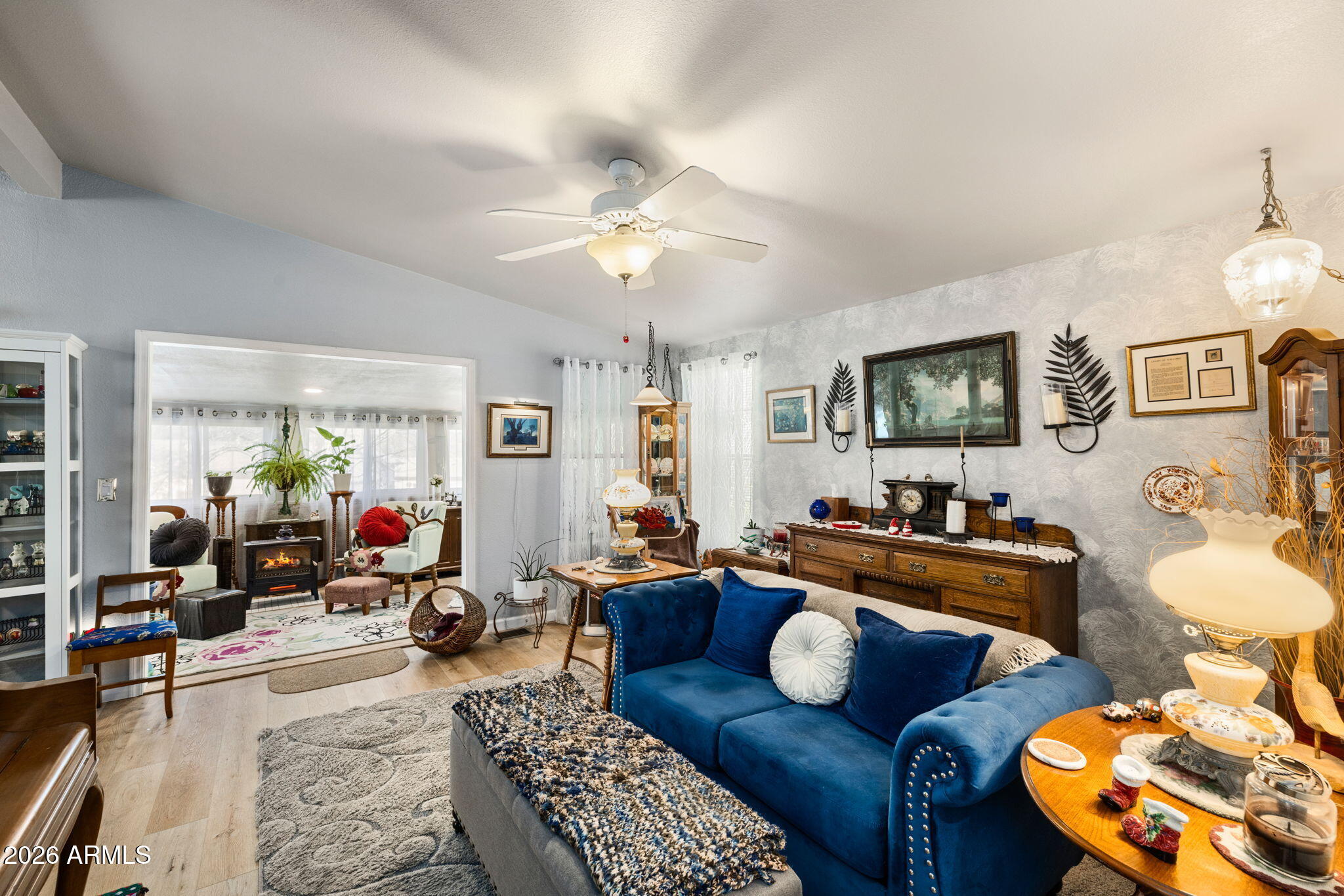 908 N MOUNTAIN HOLLOW Court