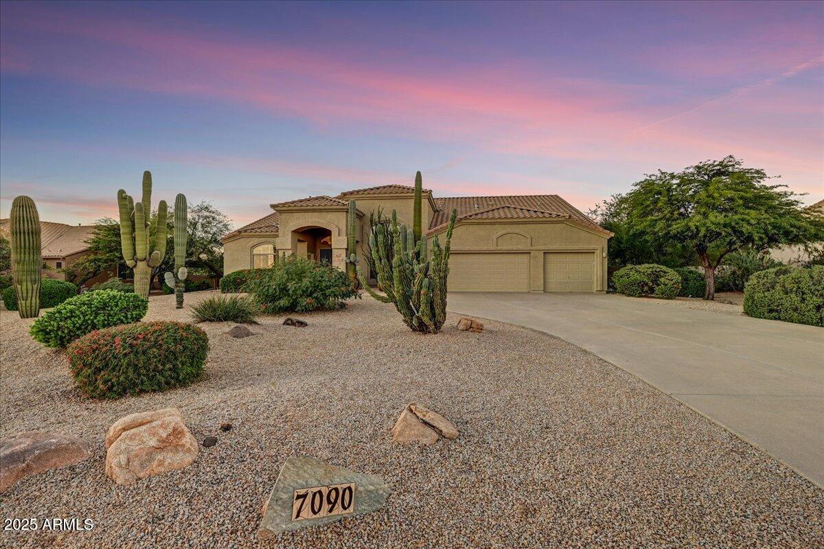 7090 E Morning Vista Lane