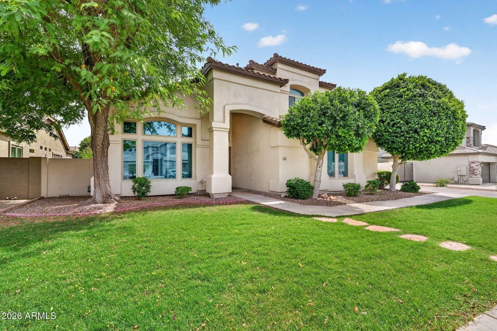 Photo of 2451 W Maplewood Street, Chandler, AZ 85286 (MLS # 7032124)