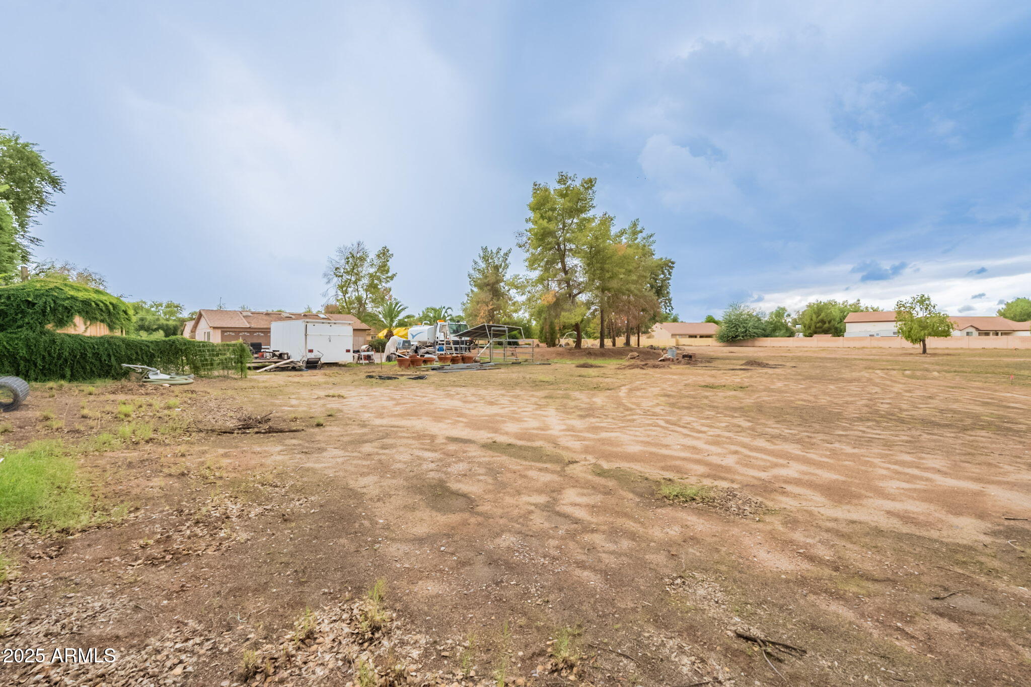 12520 E VICTORIA Street 1