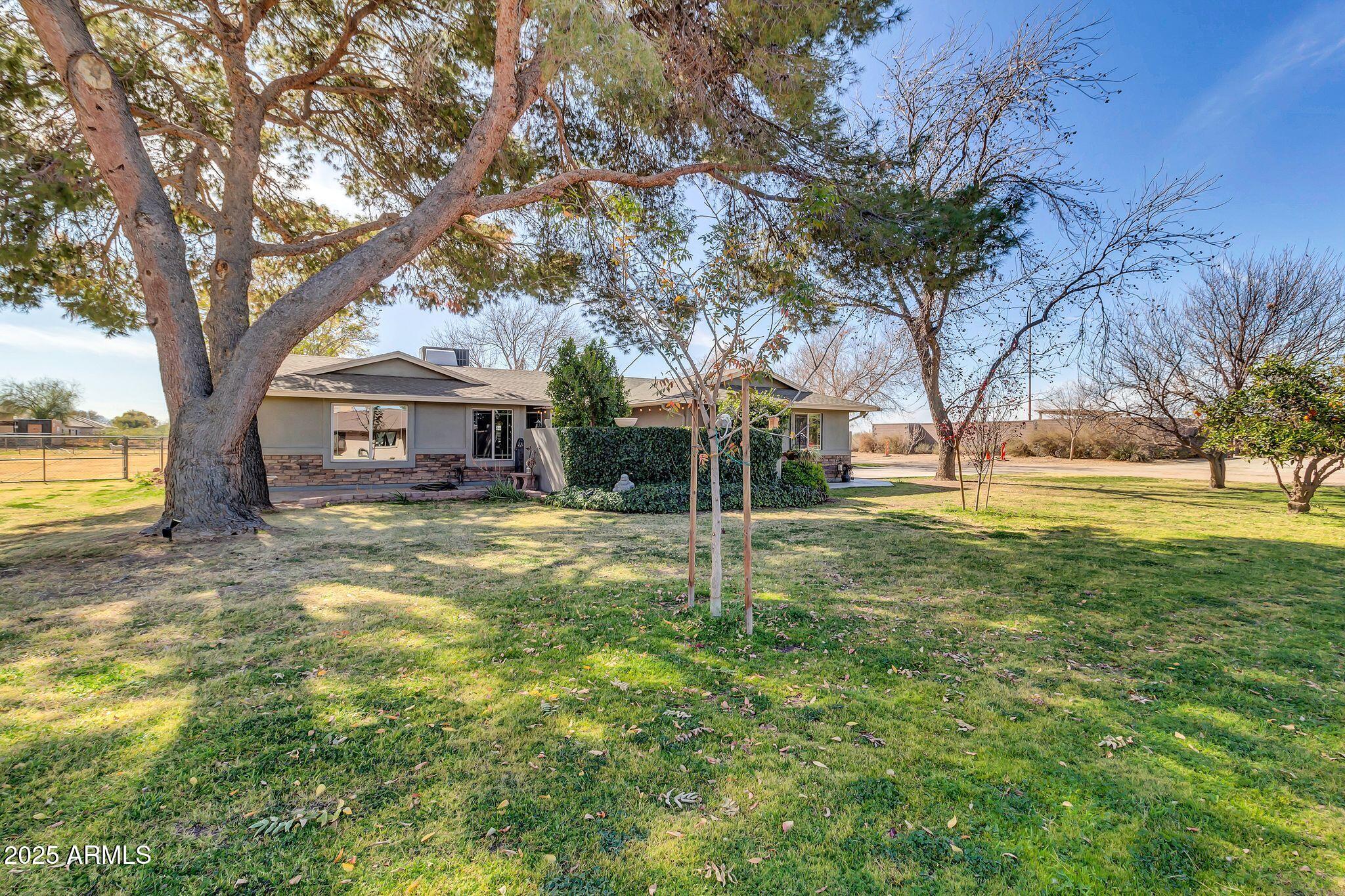 2017 E WILLIS Road