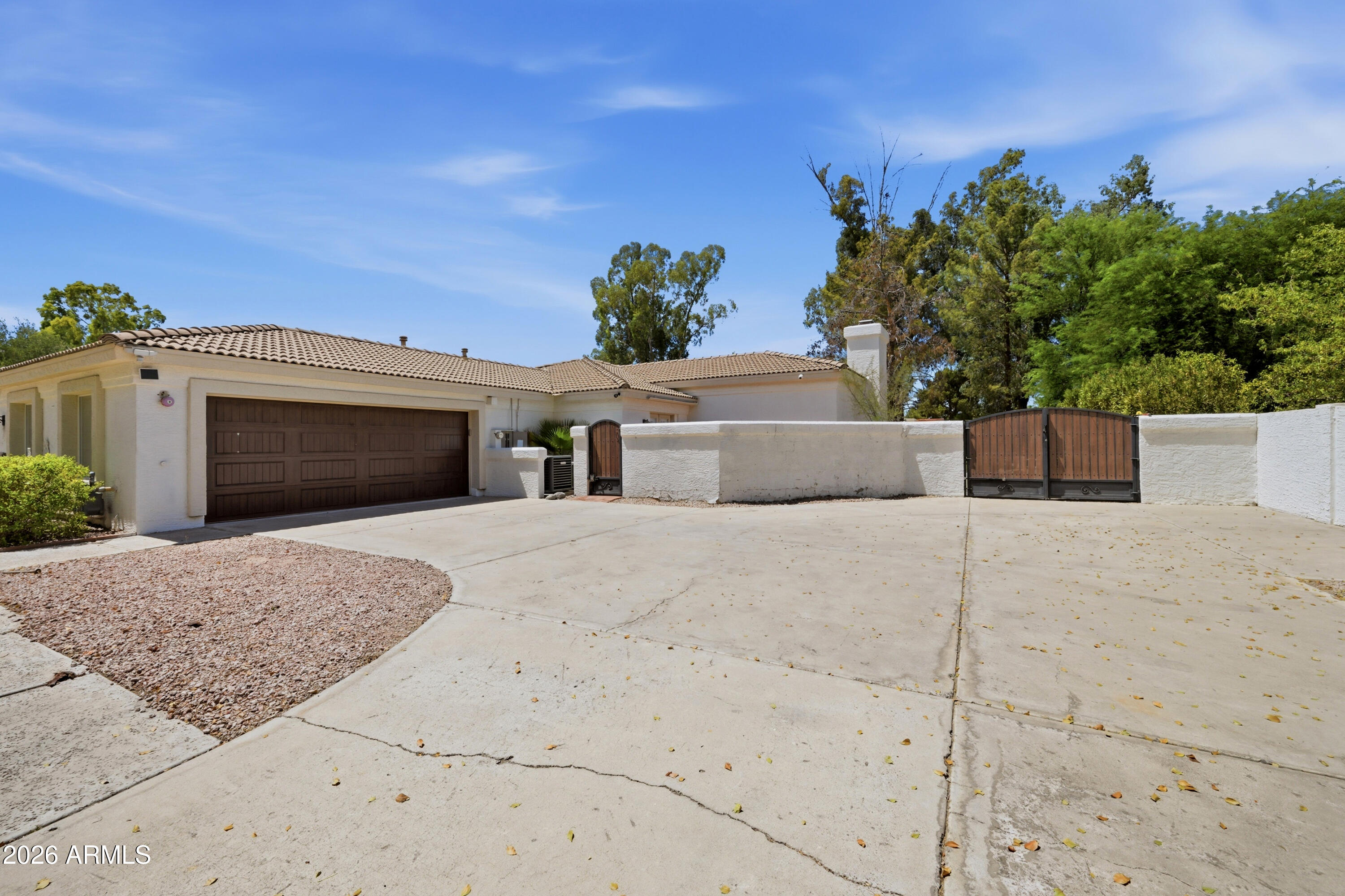 7214 E ROYAL PALM Road