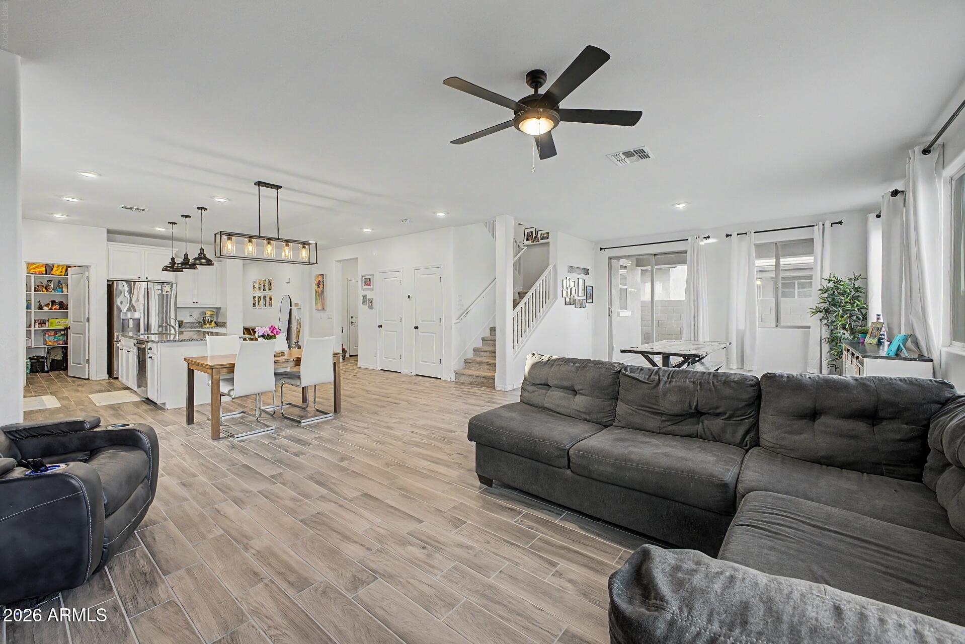 10217 E WAVELENGTH Avenue