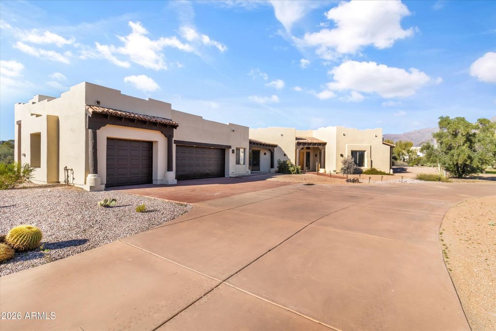 Photo of 10600 E Cordova Street, Gold Canyon, AZ 85118 (MLS # 6965586)