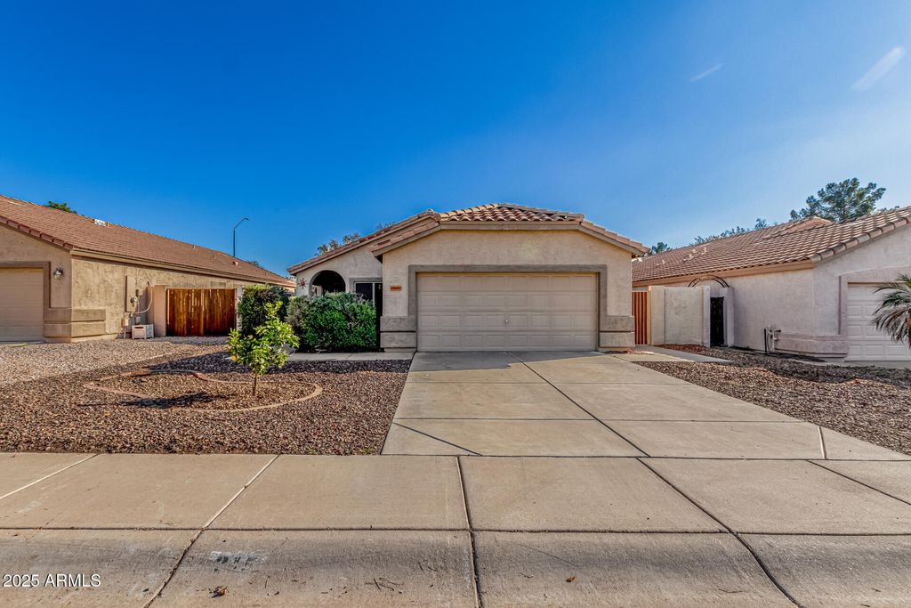Photo of 215 N Tiago Drive, Gilbert, AZ 85233 (MLS # 6951828)