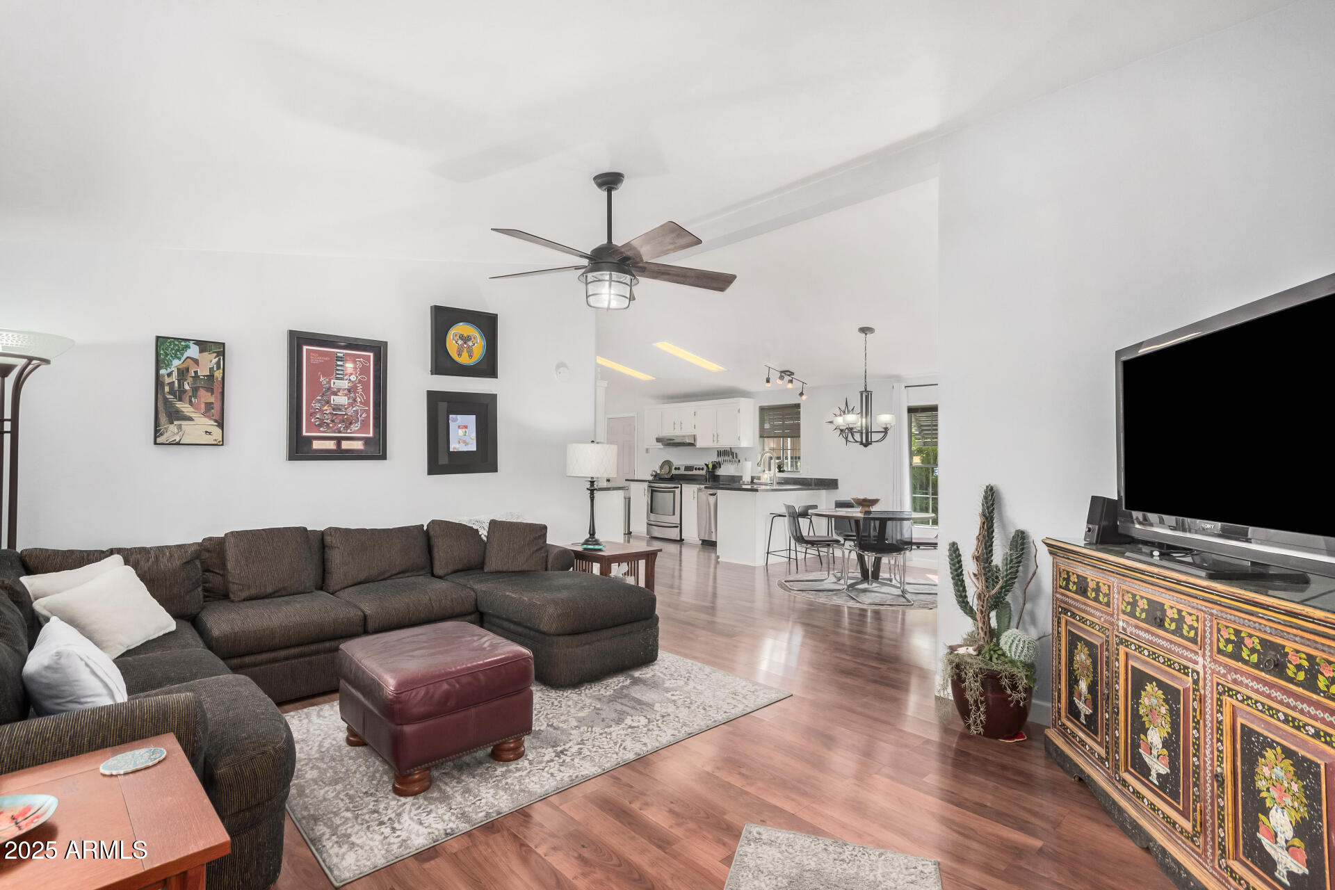 2233 E BEHREND Drive 60