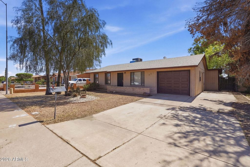 Photo of 651 E Glade Avenue, Mesa, AZ 85204 (MLS # 7001609)