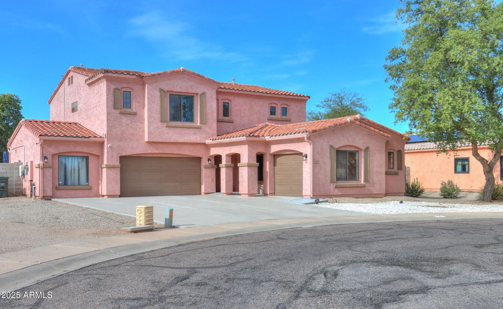 Photo of 121 N Silverwood Drive, Casa Grande, AZ 85122 (MLS # 6950001)