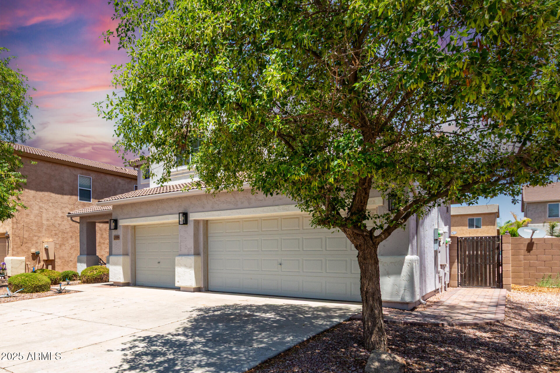 10284 E CLIFFROSE Lane