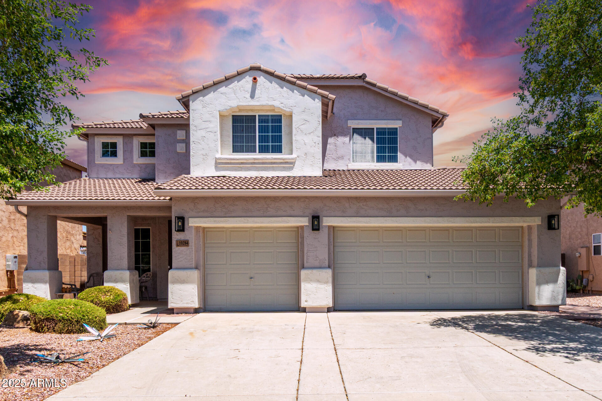 10284 E CLIFFROSE Lane