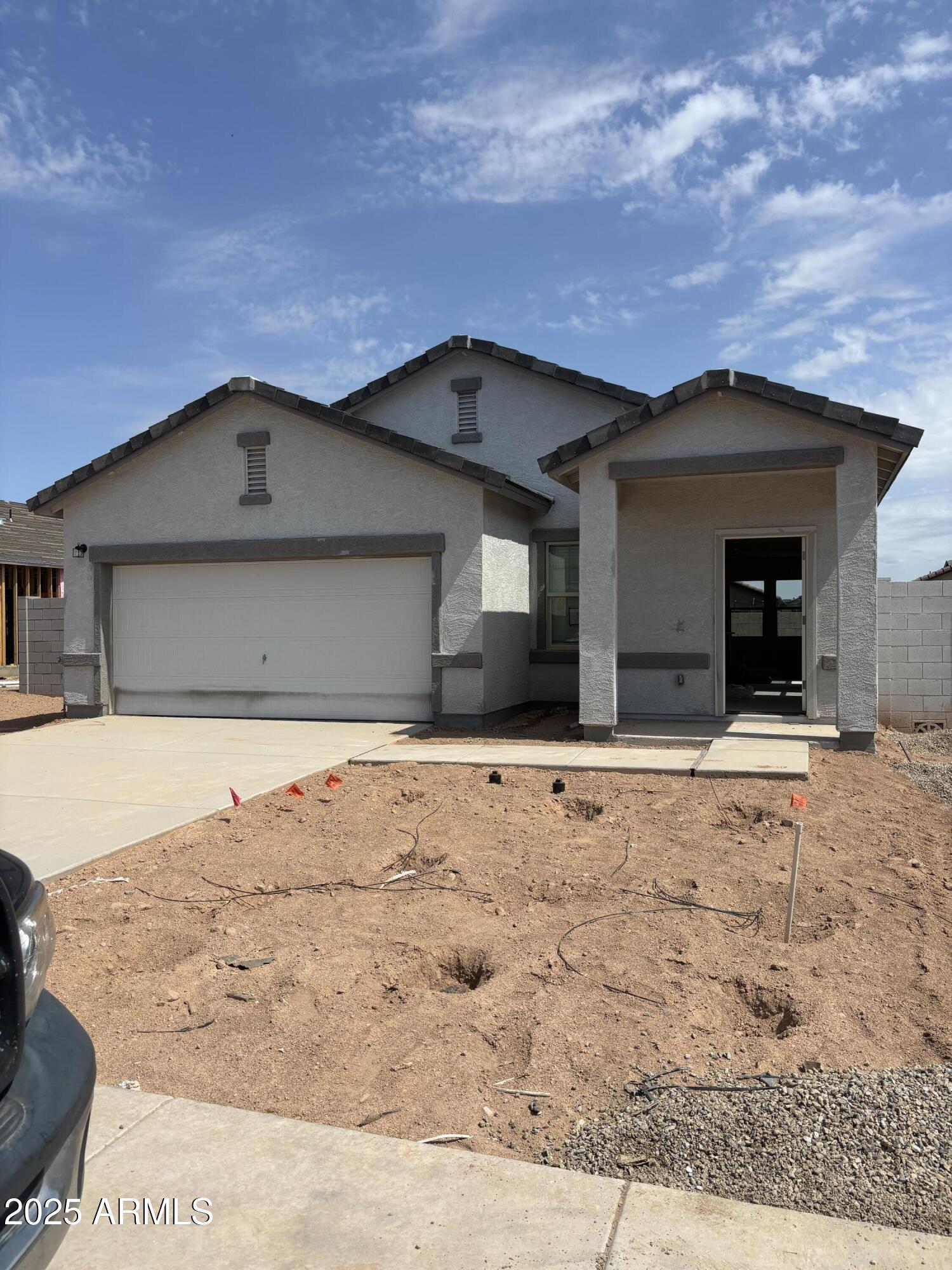 5702 E IRIS Drive