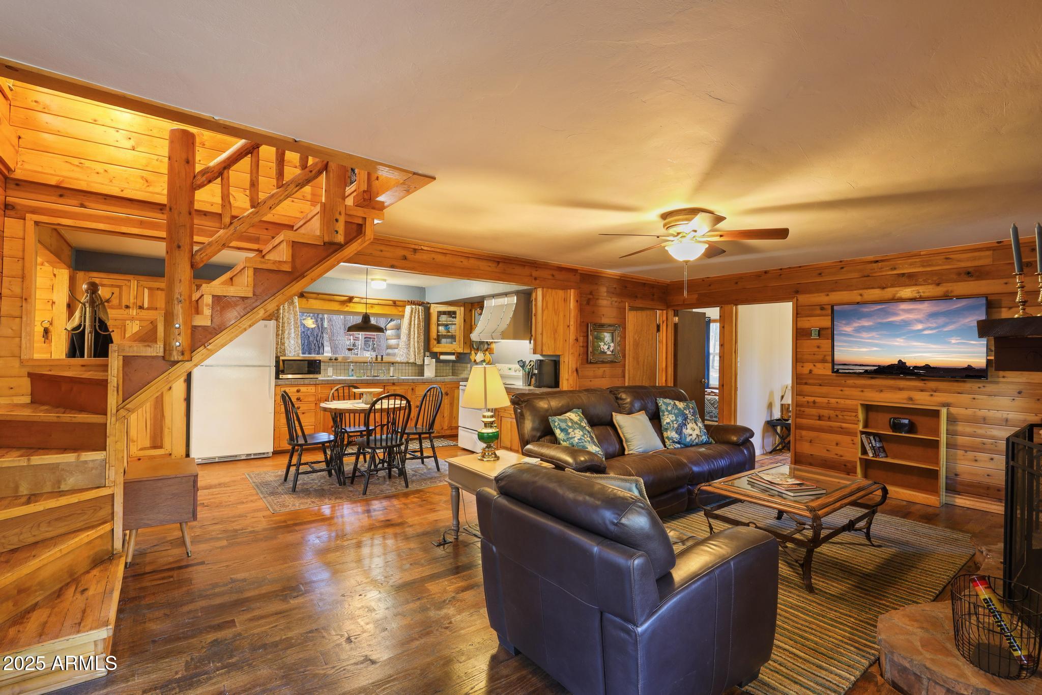 199 W MOCKINGBIRD Lane