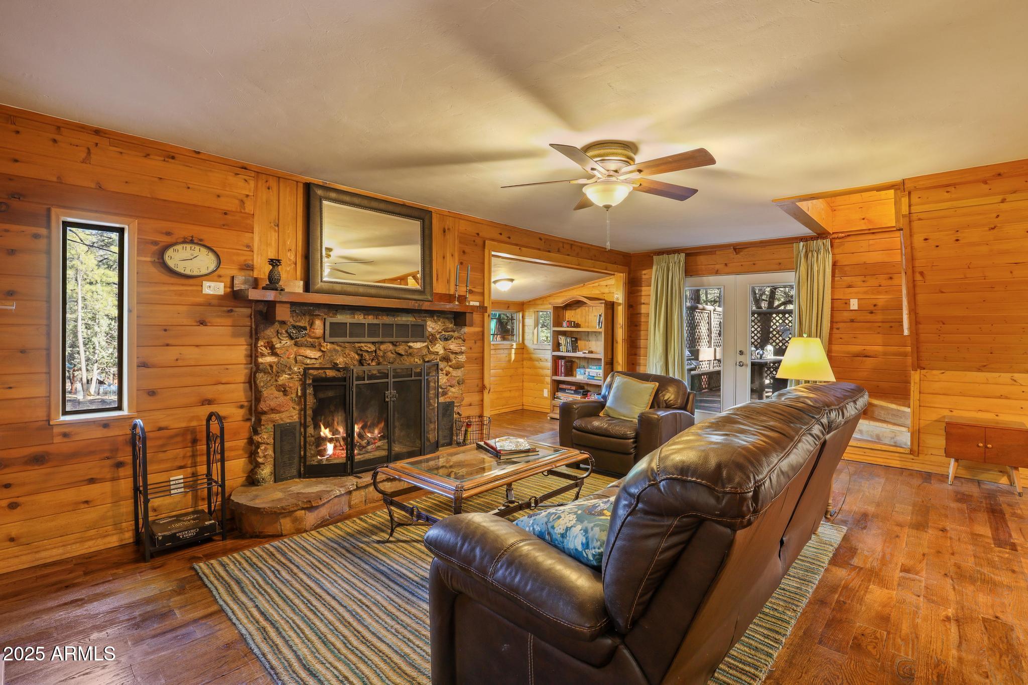 199 W MOCKINGBIRD Lane