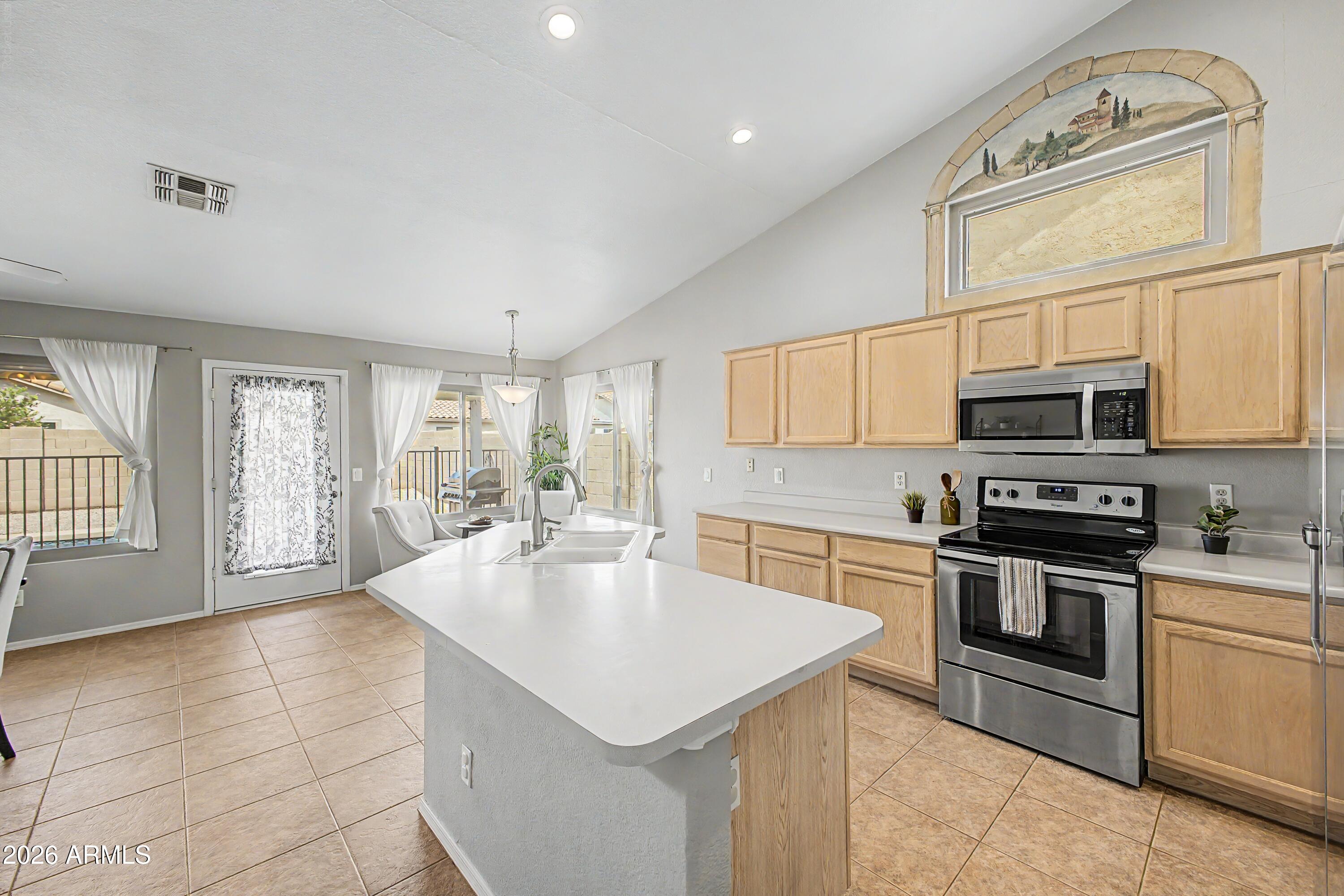 1352 W SPARROW Drive