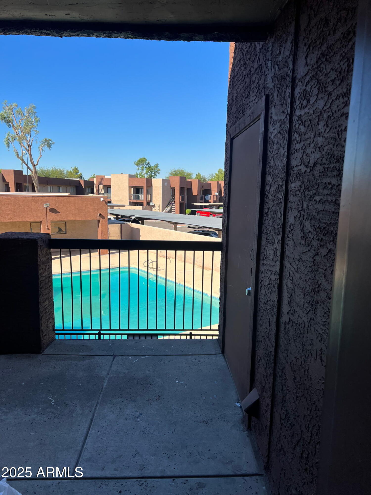 3810 N MARYVALE Parkway 2084