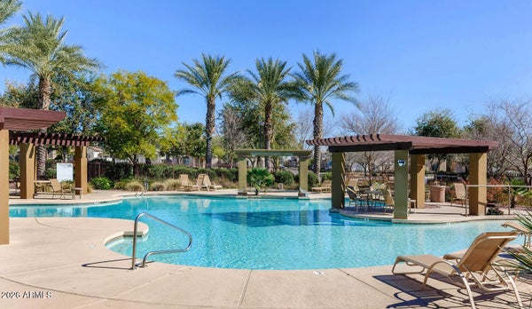 2157 W SCULLY DR, PHOENIX, AZ 85023 - Image 68f47f2689279ecfe88035624d1c00a9/2168128214