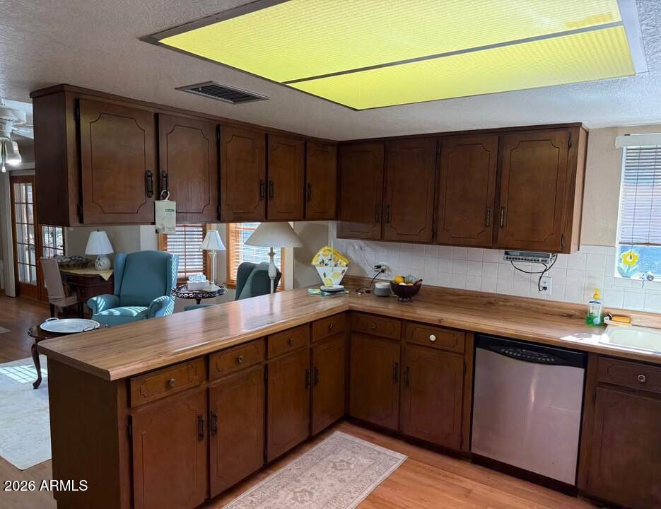 1330 CALLE ESTUDIANTE --
